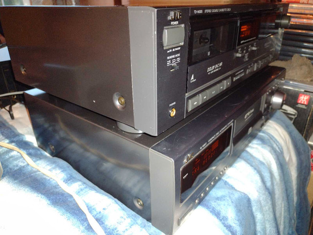 JVC 6+1 CD & Tape Deck in Stereo Systems & Home Theatre in North Bay - Image 3
