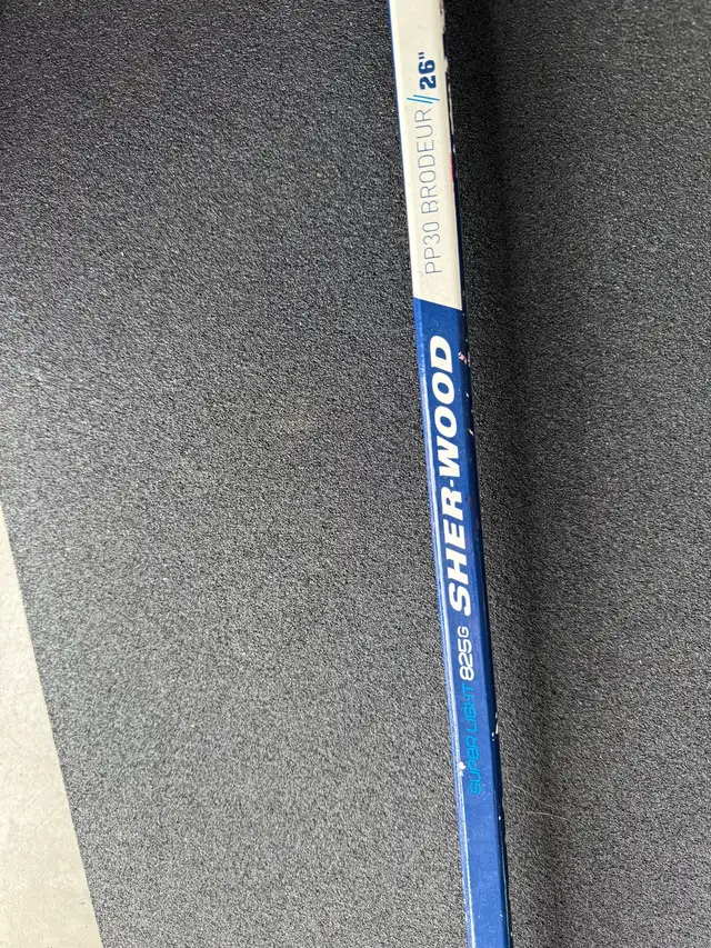 Sherwood Hockey Stick in Hockey in Winnipeg - Image 5