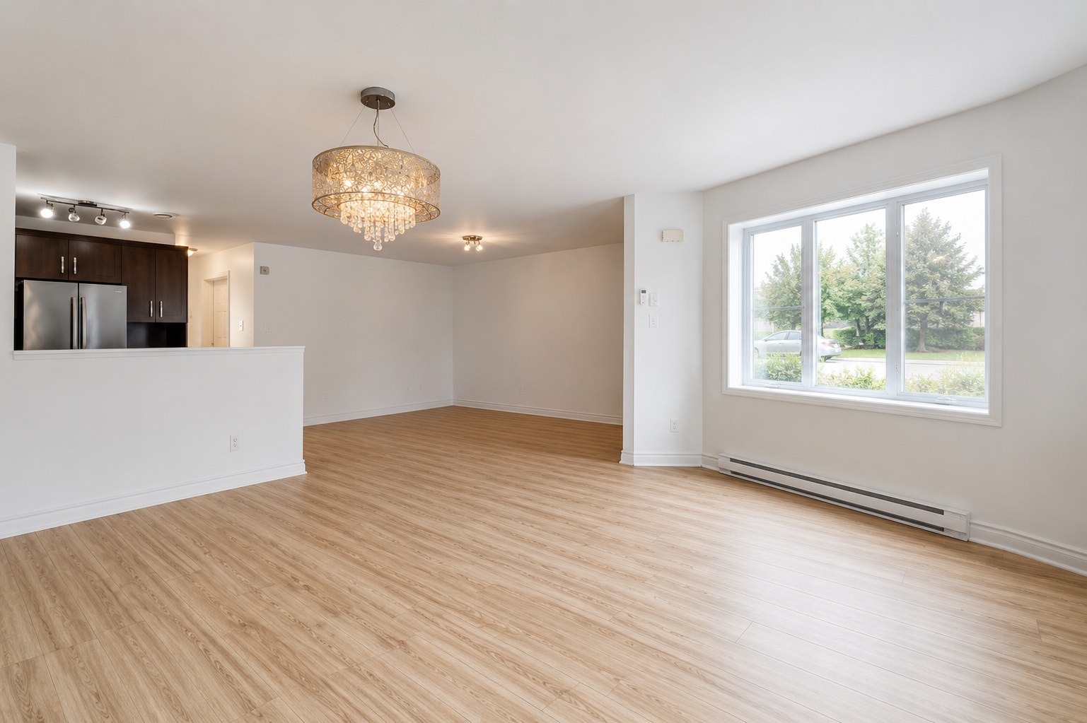 4½ rez-de-jardin DIX30 – 2 terrasses, stat. inclus 1710$ — photo 3