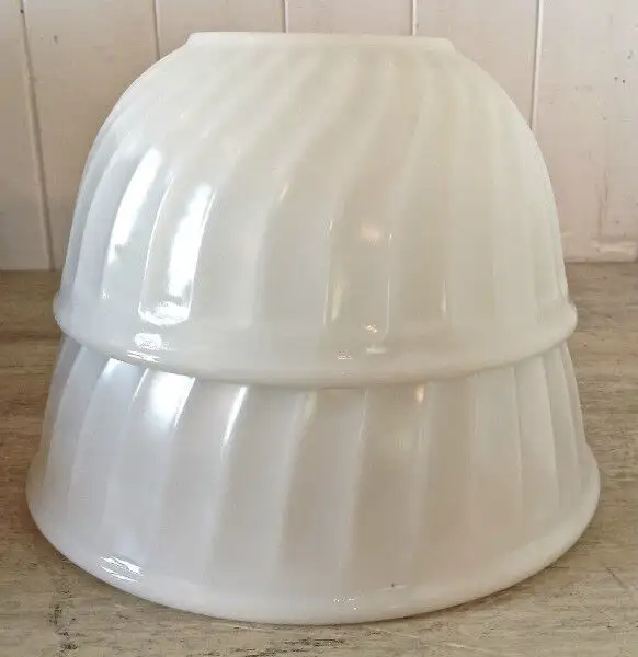 Vintage Collection. Two beautiful FIRE KING Milk Glass bowls63417654967809122