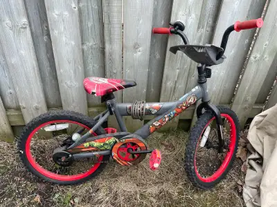 Get ready to assemble for fun with this used Avengers 16-inch bike, perfect for young superheroes in...