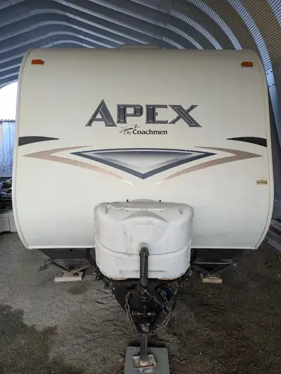 ROULOTTE COACHMEN APEX 2014 , BONNE CONDITION , BIEN ÉQUIPÉE , BEAUCOUP D' AJOUTS ET D' INCLUSIONS ,...