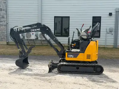 A VENDRE 27,999$ JOHN DEERE 17G 2020 – 1 350 heures Mini-excavatrice John Deere 17G en très bonne co...