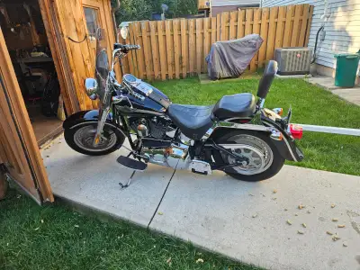 2003 Harley Davidson anniversary edition Fatboy for sale. 16726 MILES. Has stage 1 kit with Vance an...