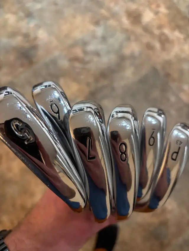 Titleist T200 PW to 5 Iron Set LEFT Hand in Golf in Sudbury - Image 2