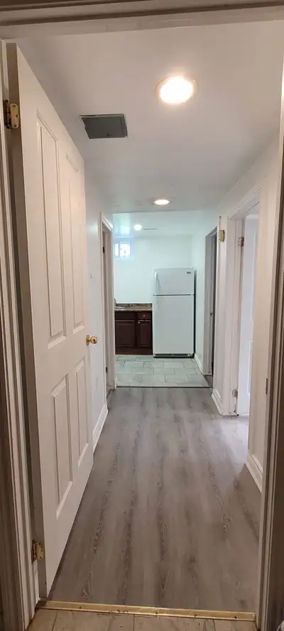 Basement renting in Scarborough