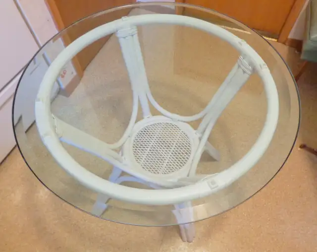 NATURAL WICKER RATTAN STAND WITH TEMPERED GLASS TABLE TOP in Dining Tables & Sets in Guelph - Image 6
