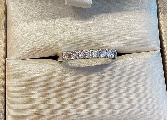 14k 12 Diamind wedding band  in Jewellery & Watches in Cambridge