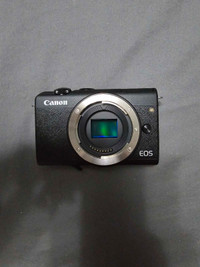 Canon EOS M200 Camera + Lens