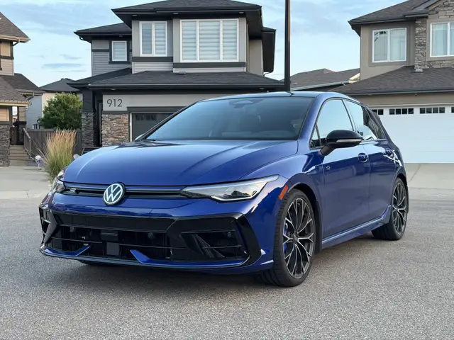 *MINT* 2026 Volkswagen Golf R - Sunroof & Akrapovic exhaust