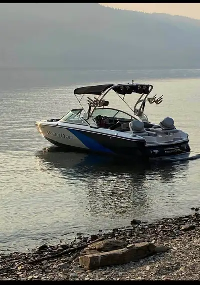 2013 Mastercraft X25 21.5 + swim platform which folds down for easy storage. 4500 pounds dry weight...