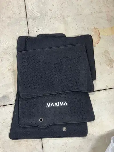 Set of 4 mats - front and back NEVER USED