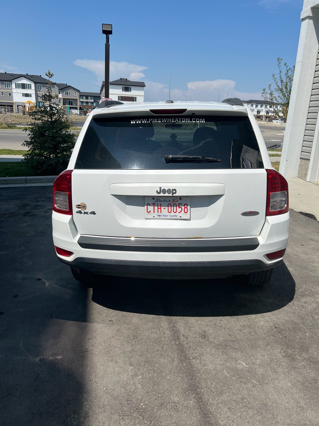 2012 Jeep Compass 4WD in Cars & Trucks in Calgary - Image 2