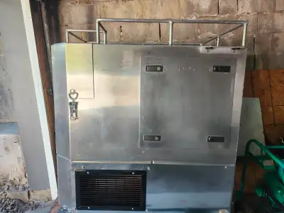 Generatrice cummins onan diesel 8000 watts dans abri aluminium, View more