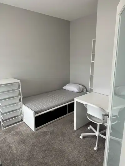 Looking for a budget-friendly room in a great NW Calgary location? We’ve got you covered! Details: •...
