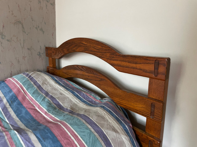 Sealy Posturepedic Twin Mattress & Vtg Wood Bed Frame in Beds & Mattresses in Winnipeg - Image 2
