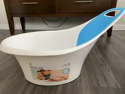 Munchkin Sit & Soak Tub, View more
