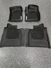 GMC Floor Mats & Storage Container