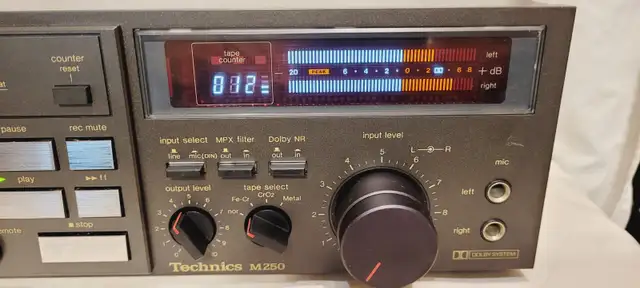 vintage technics RS-M250 cassette deck in Stereo Systems & Home Theatre in Mississauga / Peel Region - Image 6