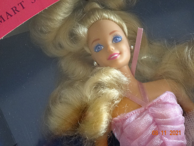 Barbie, Lavender Looks, 1989, #3963, several ways wearing dress in Toys & Games in Kelowna - Image 2