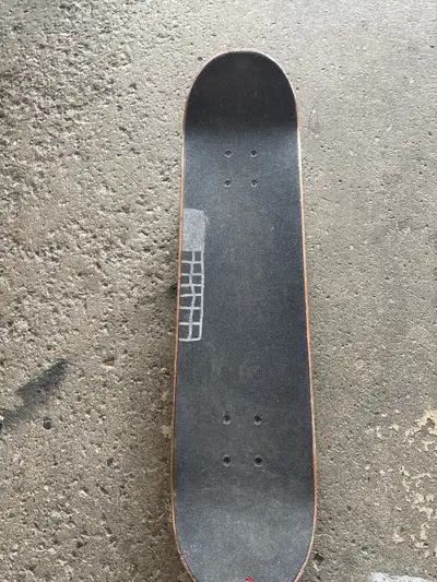 Get ready to shred with this complete skateboard! It's been well-loved and shows signs of wear, but...