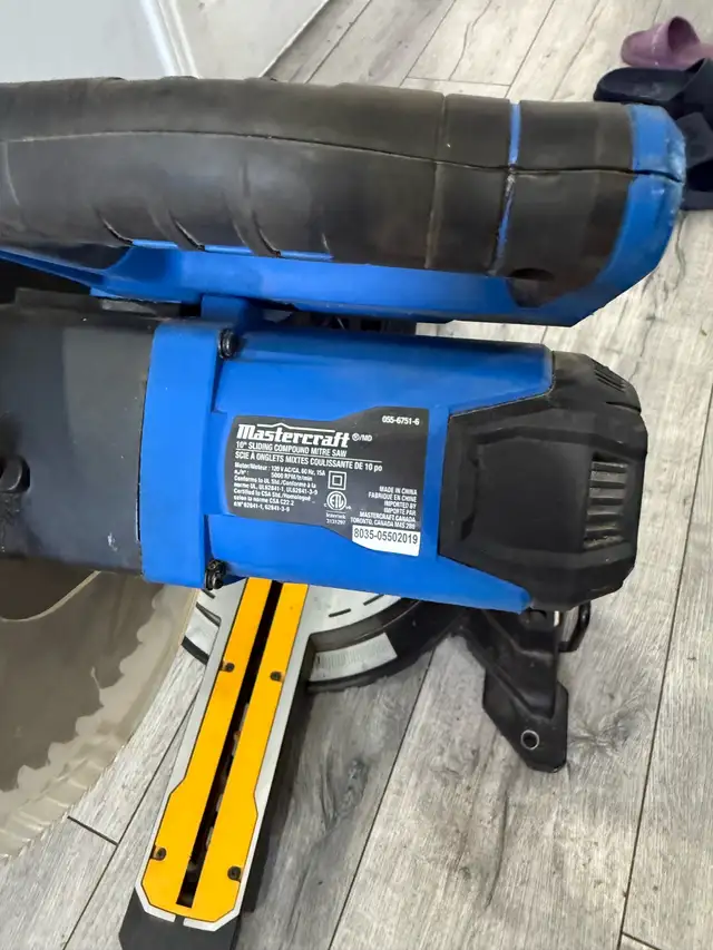 Mastercraft 15 Amp Single-Bevel Sliding Compound Mitre Saw  in Power Tools in Oshawa / Durham Region - Image 6
