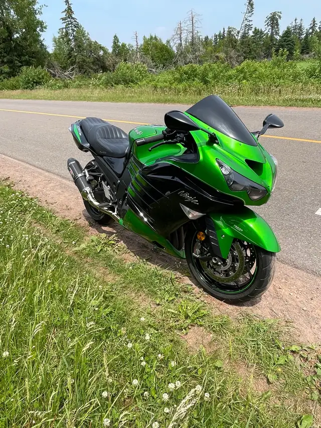  2016 Kawasaki ninja ZX 1400 R special edition in Sport Bikes in Charlottetown - Image 9