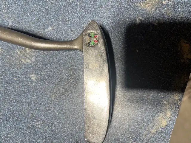 Golf Putter. Tommy Armour TlineA, RH, 34 inches, Great Condition in Golf in Ottawa - Image 2