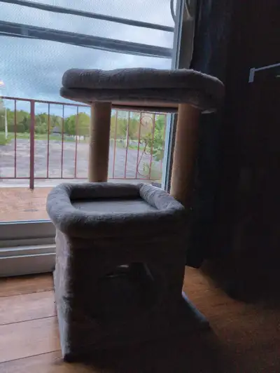 Beaucoup d'accessoires pour chat a vendre, View more
