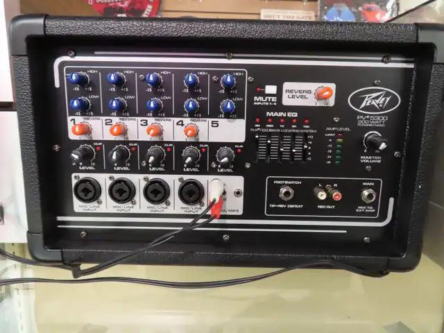 Pevey Powered Mixer PV5300 in Amps & Pedals in Chatham-Kent - Image 2