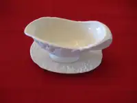 Ceramic Gravy bowl and tray