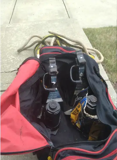 Awning Tie Down strap and anchors. Two 8T hydraulic bottle jacks. Two 3T pyramid extendable jacks. T...