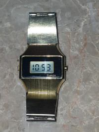 Vintage Timex Mens H Cell Digital LCD Gold Tone Quartz Watch