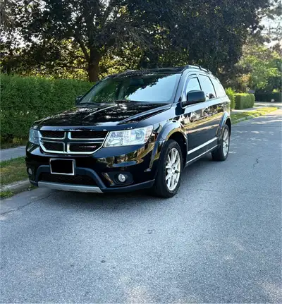 I'm selling. 2014 Dodge Journey Limited, Km185. Bluetooth Camera back A/C Sunroof The car works perf...