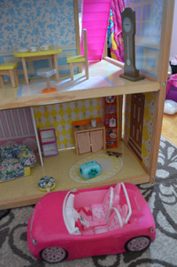 Grande maison Barbie/Poupée