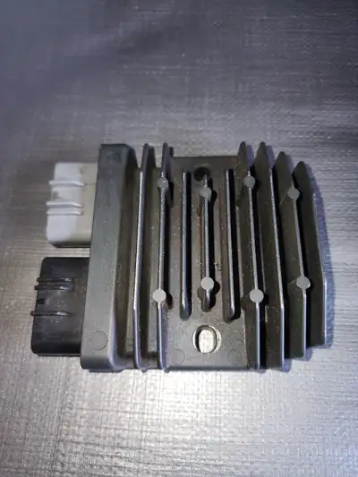 First $225 cash Firm takes it. I am not looking for any offers. For sale a Yamaha R1 2010 OEM StockV...