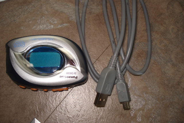 Panasonic Shockwave SVSW30V 256MB MP3 Player with FM Tuner dans Appareils électroniques  à Rimouski / Bas-St-Laurent - Image 2