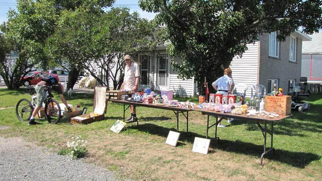 Yard Sale, Coolers, Gas & Water Cans, Toys, Vintage Collectibles in Garage Sales in Sudbury - Image 2