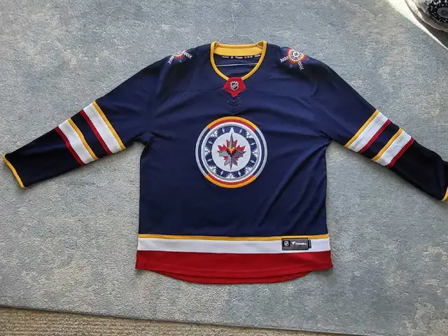 winnipeg  jets jersey