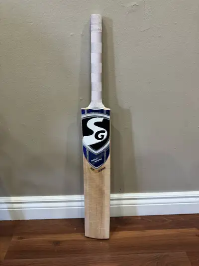 Brand New SG HP Spark Kashmir willow cricket bat for Youth (Size 6).. Great bat for beginners, very...