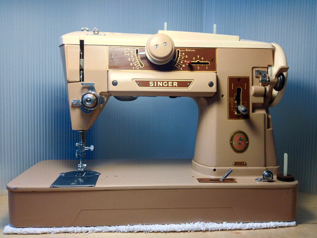Singer 401a slant sewing machine in Other in Leamington