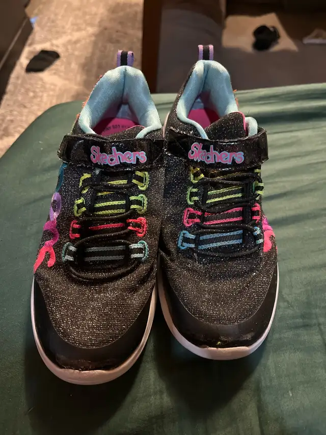 Size 2 sketchers in Kids & Youth in Ottawa - Image 3