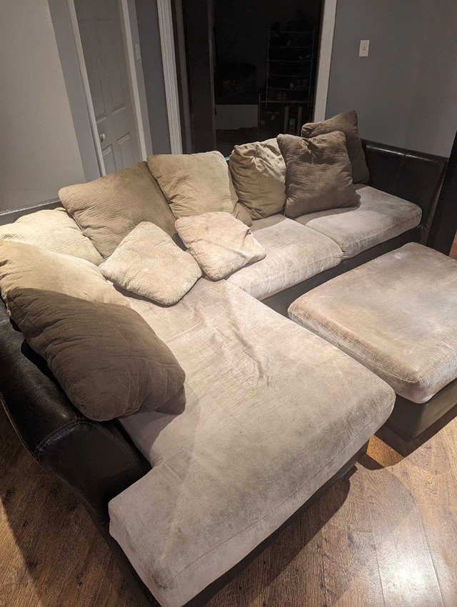 Canapé usagé  dans Sofas et futons  à Granby - Image 3