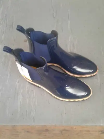LEMON JELLY RUBBER ANKLE BOOTS ( NAVY ) ( 7.5 ) - BN w tag, View more