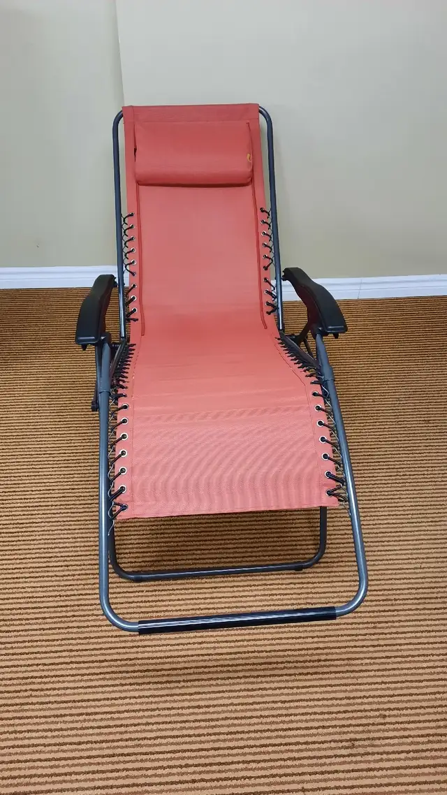 Patio Lounge folding recliner  chair in Patio & Garden Furniture in Mississauga / Peel Region - Image 8