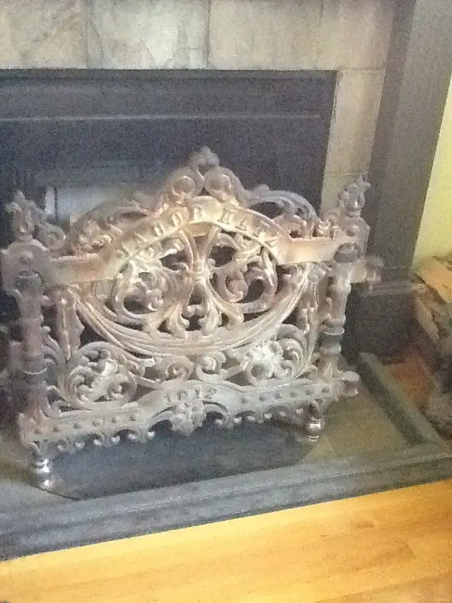 Fire place screen65048393803907127