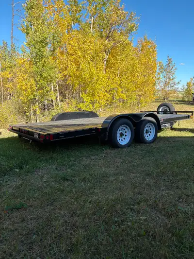 2024 Rainbow flat deck utility trailer Bought new , very little use , excellent condition 16 ft deck...