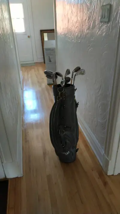 Sac et clubs de golf GAUCHER, View more