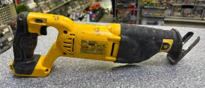 DeWalt Reciprocating Saw 20V **TOOL ONLY** We do offer a 30 day warranty and can test before you buy...