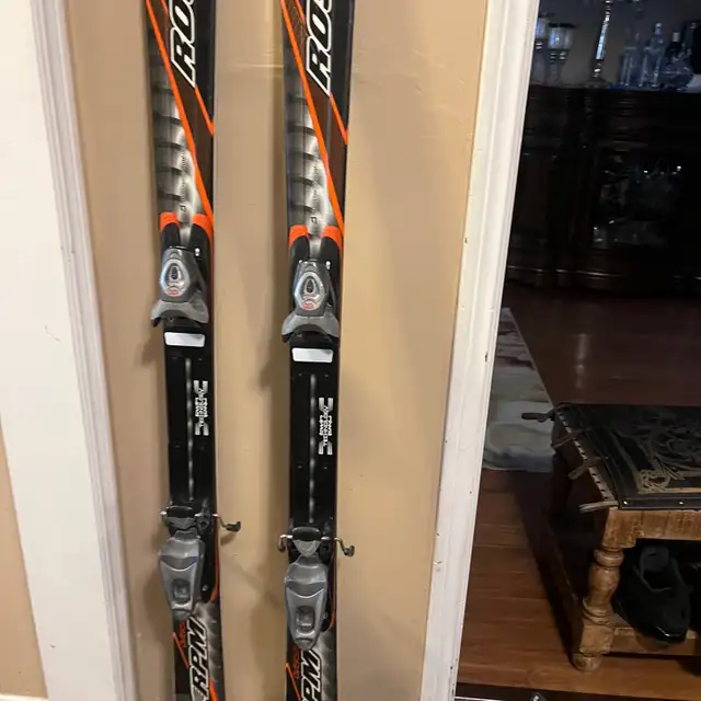 167 Rossignol ski with boots  in Ski in Markham / York Region - Image 4